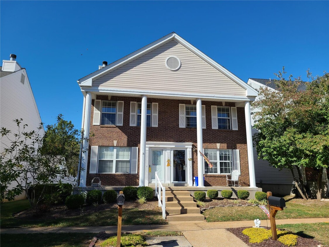 Primary Photo - 16527 Carriage View Ct