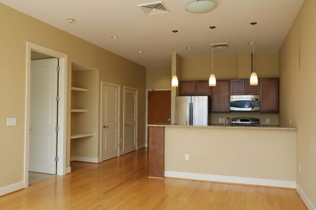 Building Photo - Wonderful Upscale condo loft apartment ava...