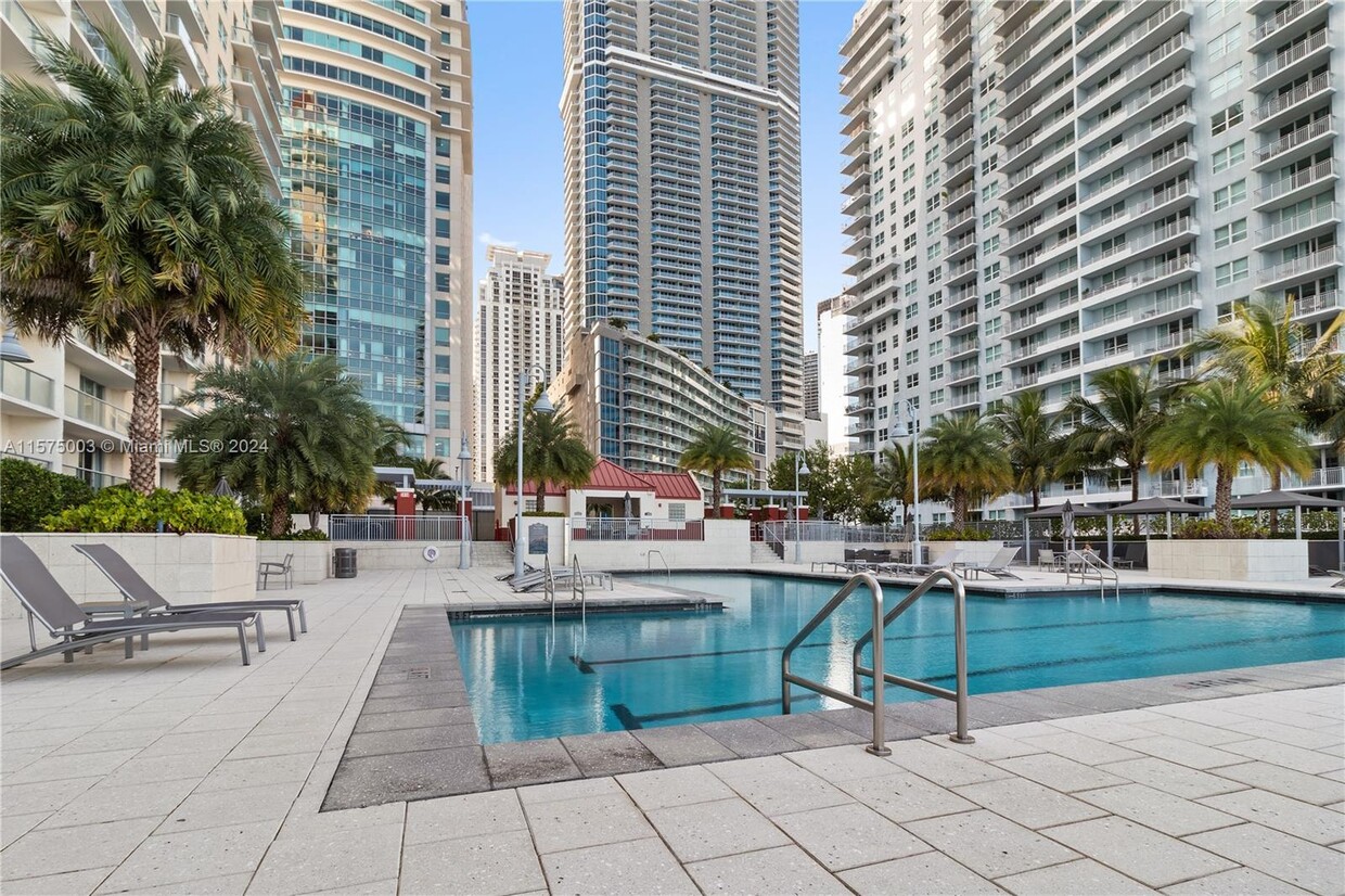 Foto principal - 1155 Brickell Bay Dr