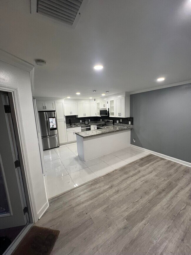 Building Photo - 4205 Turnberry Cir