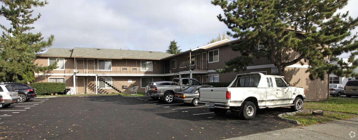 Primary Photo - Cascade Green Apartments