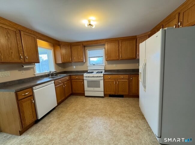 Foto del edificio - 25 Wawecus Hill Rd