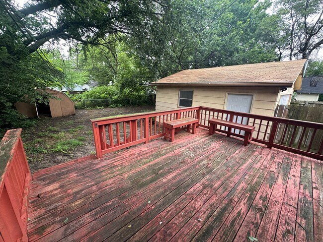 Foto del edificio - $1250 - 3 bedroom/ 1 bathroom - Single Fam...