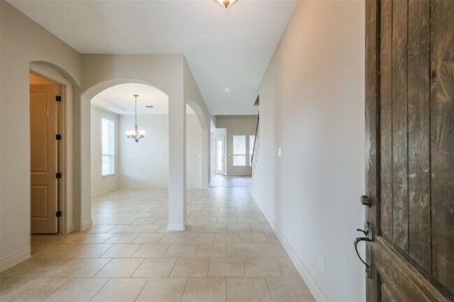 Building Photo - 5922 Northcrest Village Way