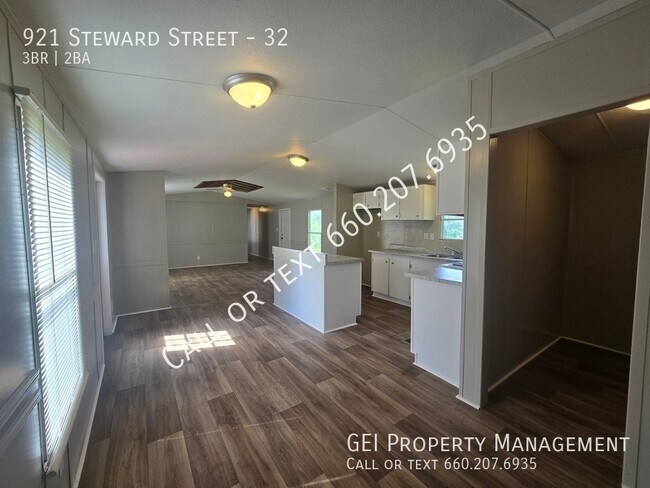 Foto del edificio - 921 Steward St
