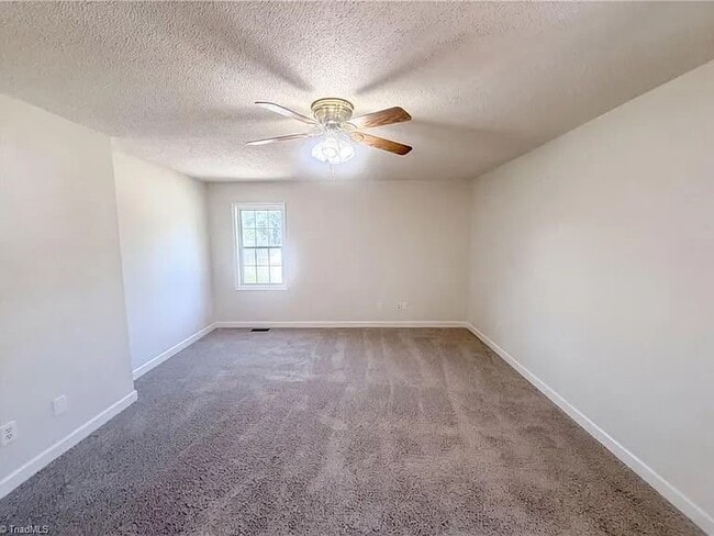 Building Photo - 144 Briarcreek Dr