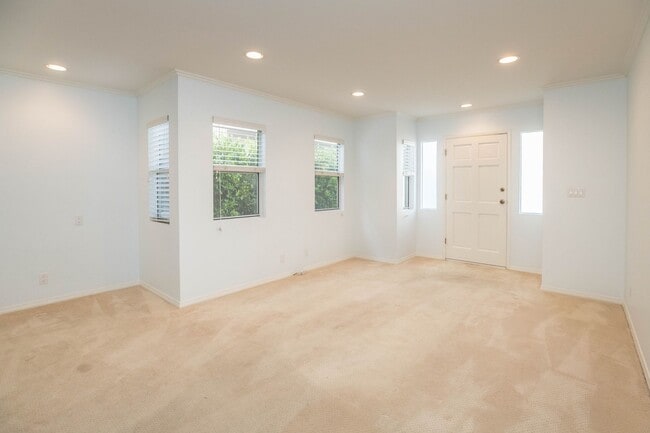 Building Photo - 909 19th St