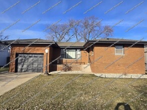 Building Photo - 3103 Lois Pl