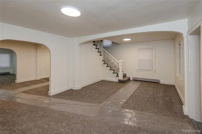 Building Photo - 751 Dupont St