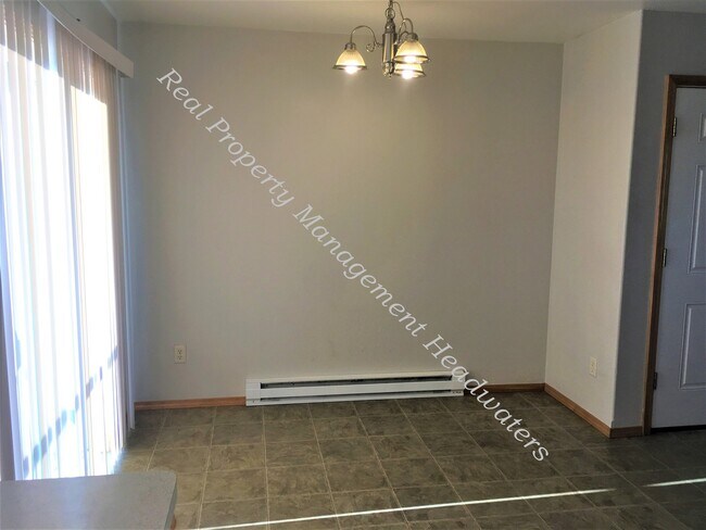 Building Photo - 3838 Tulip St