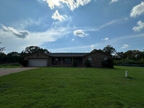 Building Photo - 400 Thomas Rd
