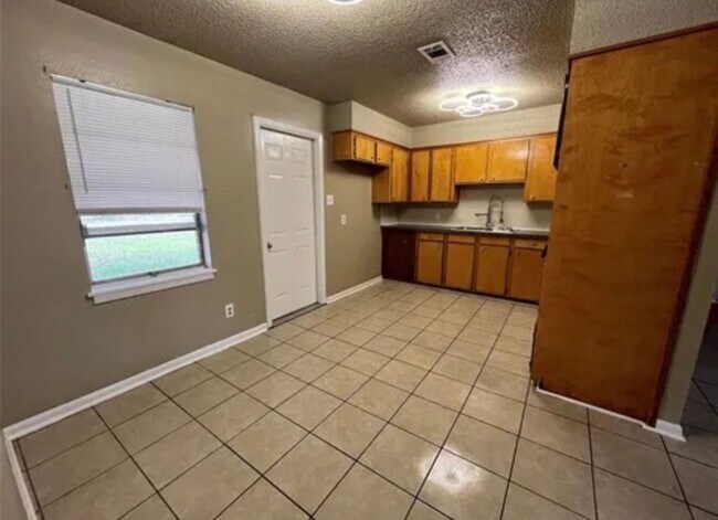 Foto del edificio - Housing voucher Accepted!