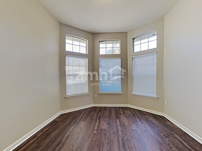 Foto del edificio - 3941 Leatherwood Dr