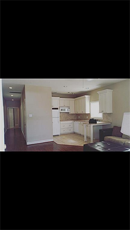 Foto del edificio - 1330 Clear Lake Rd