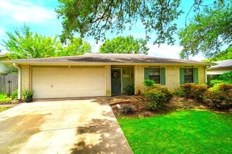 Building Photo - 2126 Turtle Creek Dr