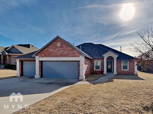 Building Photo - 3204 Valley Hollow