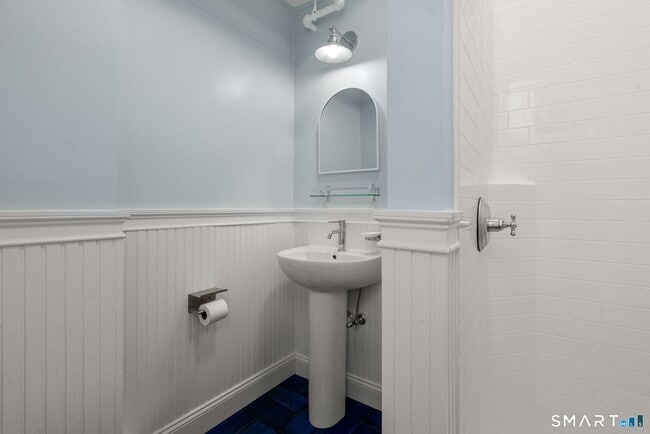 Foto del edificio - 360 Farmington Ave