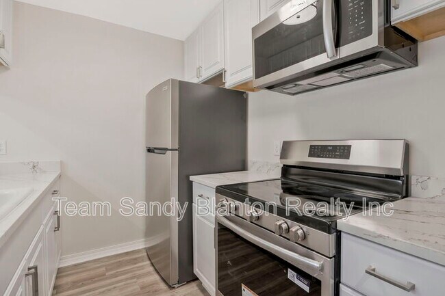 Foto del edificio - 4221 Brookside Dr