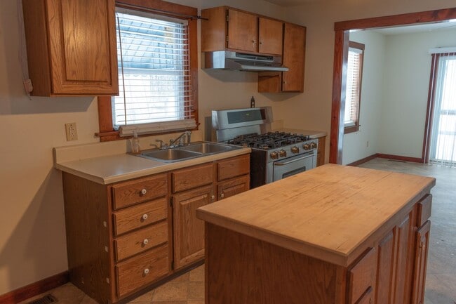 Building Photo - 2 BR Single Family Home in LaVale