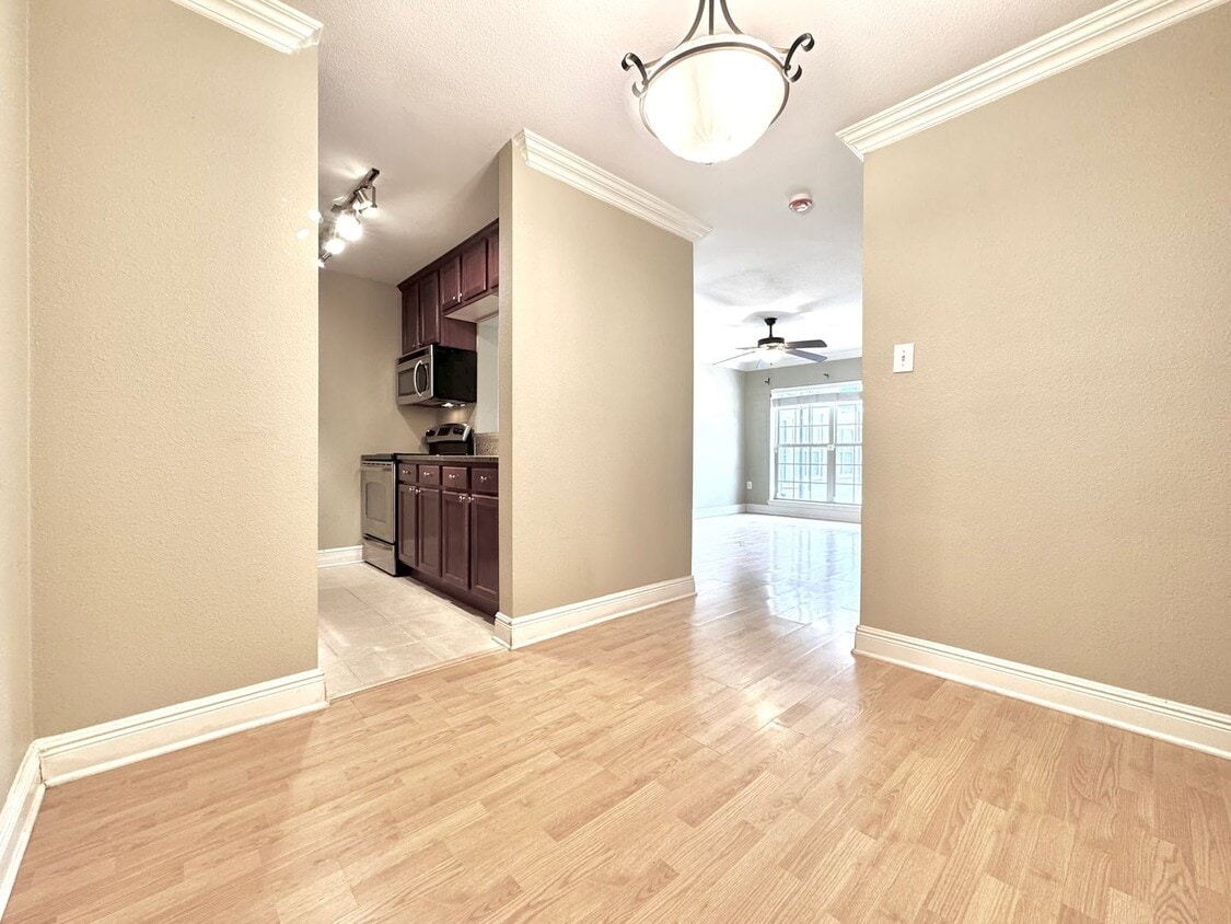 Stylish 2BR Condo in The Bradshaw – Gated ... - Stylish 2BR Condo in The Bradshaw – Gated ...