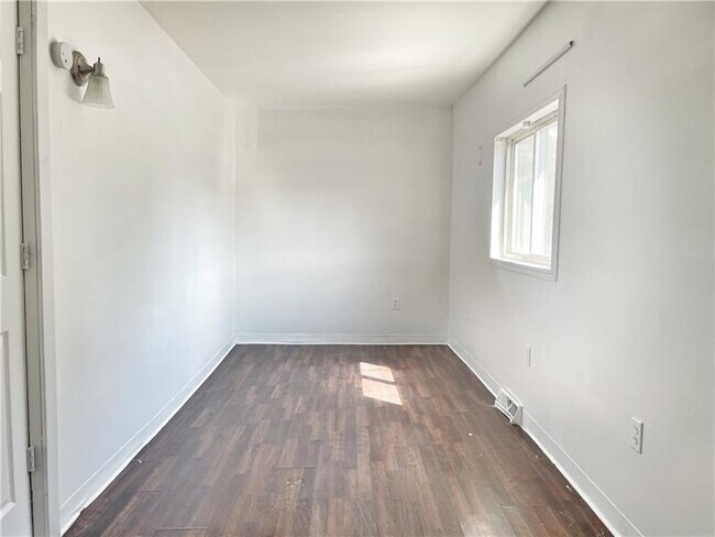 Foto del edificio - 2719 10th Ave