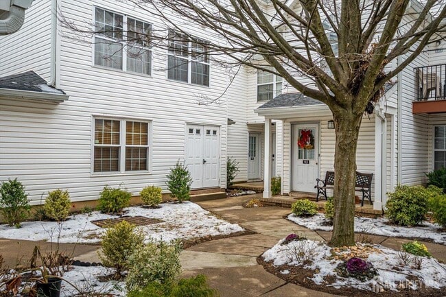 Building Photo - 919 Plymouth Rd