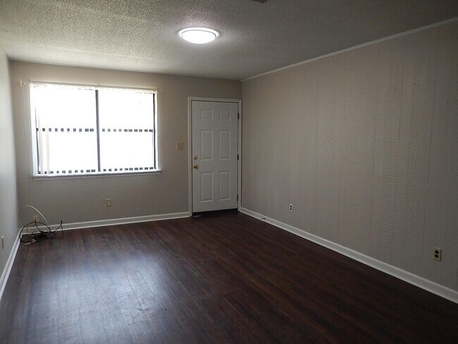 Foto del edificio - 5524 Sullivan Rd