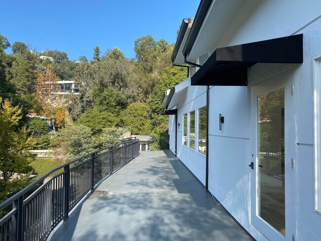 Building Photo - 1352 Braeridge Dr