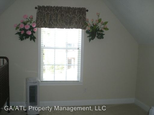 Building Photo - 652 Scenic Creek Dr