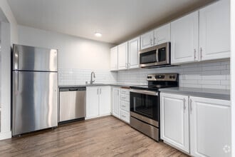 Interior Photo - CityScape: Newly Renovated Premier Locatio...