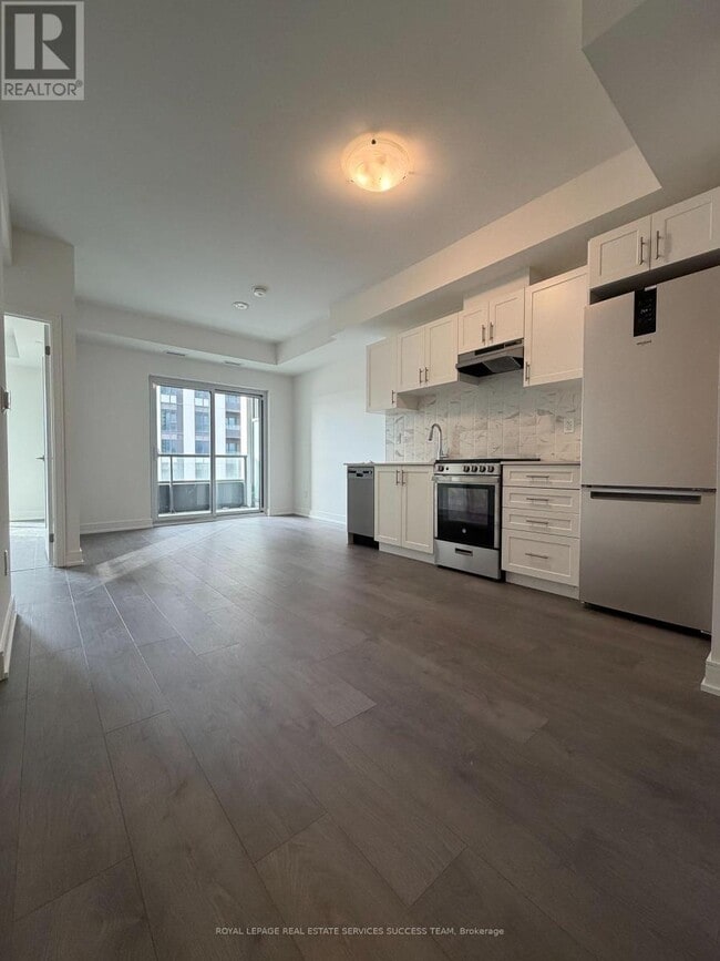 Building Photo - 715 Davis Dr
