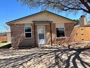 Building Photo - 9603 Elmwood Ave