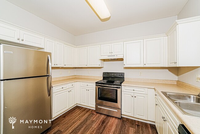 Building Photo - 1052 Washington Dr