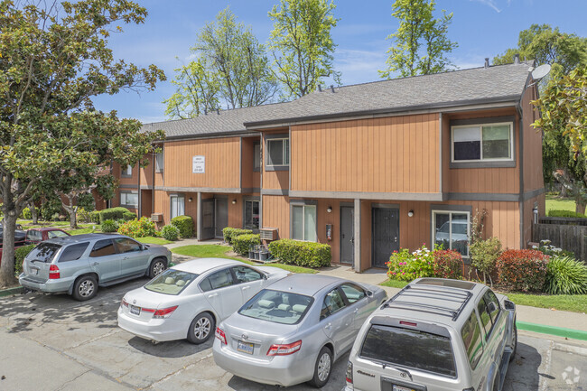 Alternate Exterior - Cherry Lane Apartment
