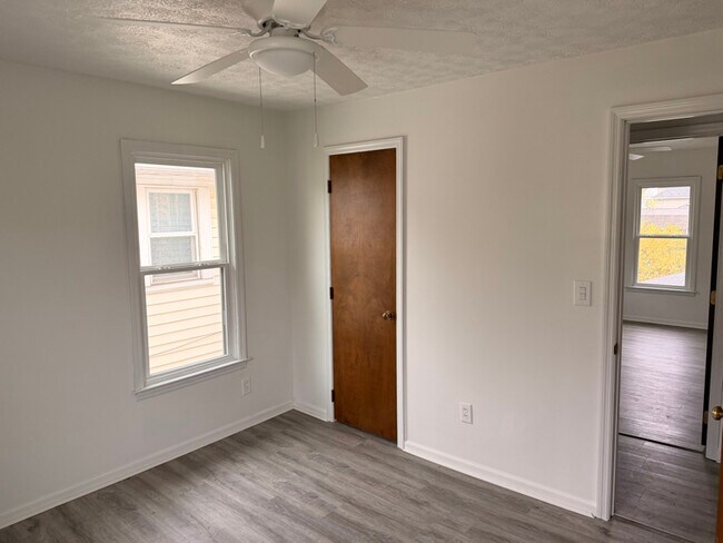 Foto del edificio - 524 Blaine Ave