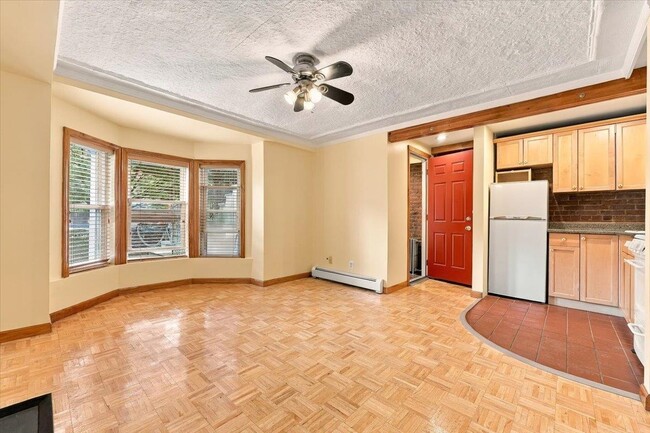 Building Photo - 373 Webster Ave