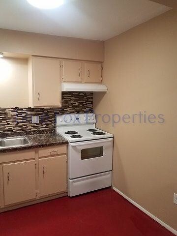Building Photo - 1 bedroom in Tucson AZ 85719