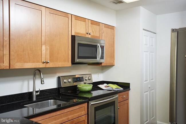 Foto del edificio - 5700 Chapman Mill Dr