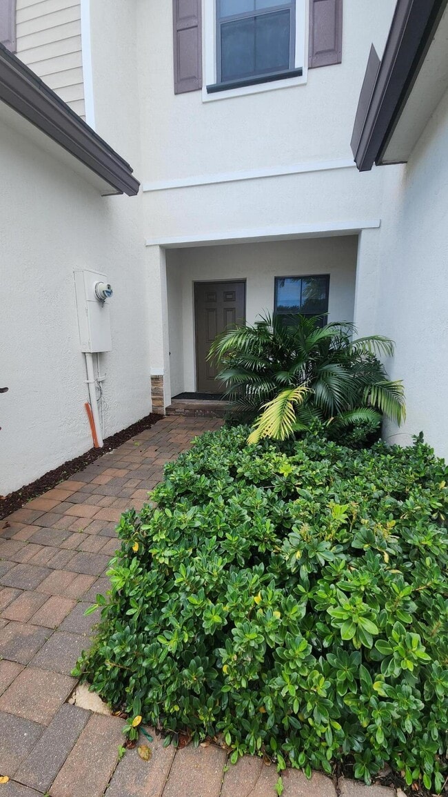 Foto del edificio - 6002 Clydesdale Ct