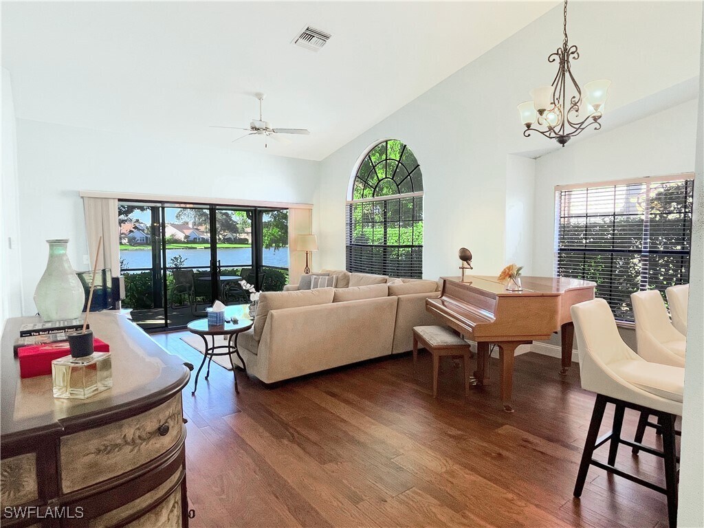 Primary Photo - 6584 Ilex Cir