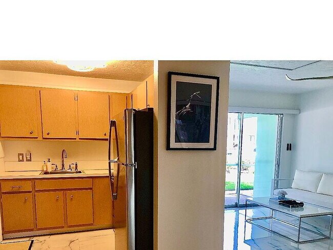 Foto del edificio - "Charming 1-Bedroom Oasis in the Heart of Naples – 580 Sq Ft of Pure Comfort!"