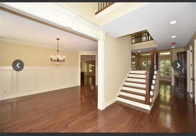 Foto del edificio - 510 Lake Medlock Dr