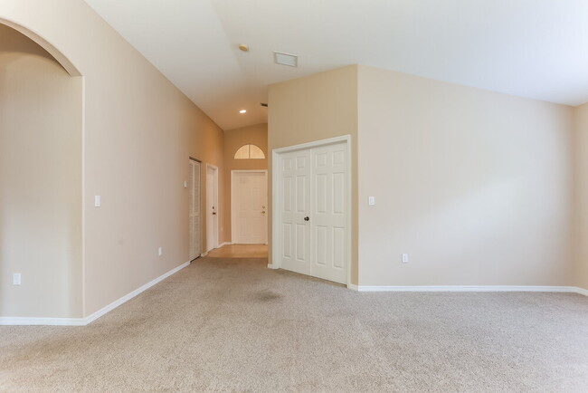 Building Photo - 1538 SE 20th Pl