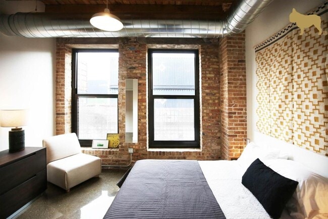 Building Photo - 1439 W 15th St