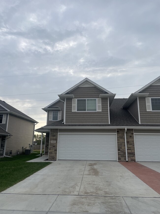 Building Photo - 1400 Cedar Cv Rd