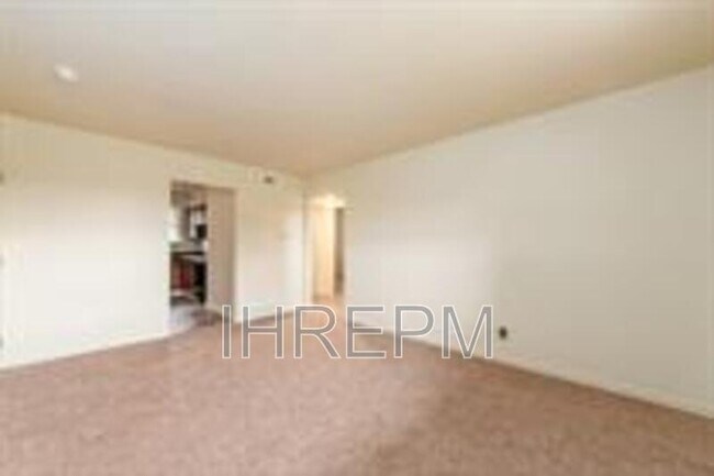 Foto del edificio - 276 Powell Cir