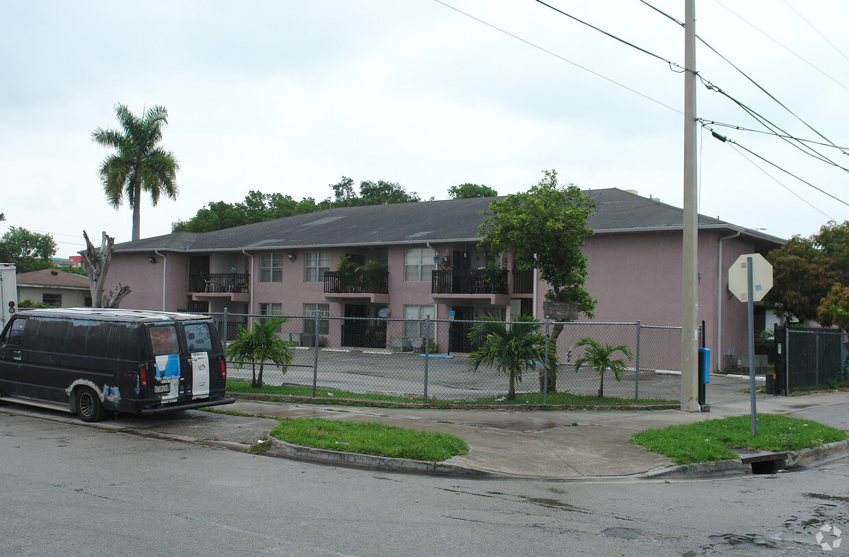 Foto principal - 937 SW 7th Ave