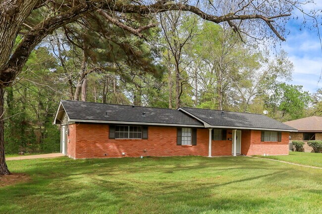 Building Photo - 1406 Russell Ave