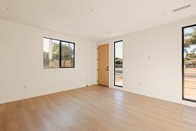 Foto del edificio - 17852 Saticoy St