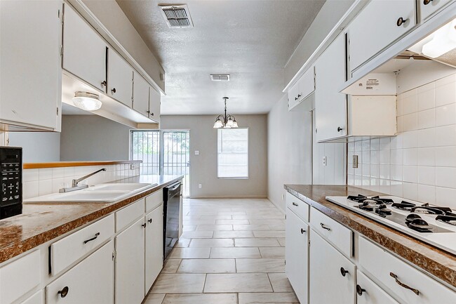Foto del edificio - 5318 Botany Ln